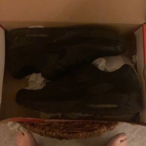 Triple black air max 90